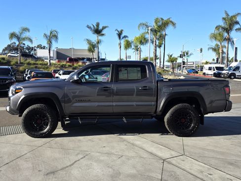 Used 2022 Toyota Tacoma TRD Pro image 2