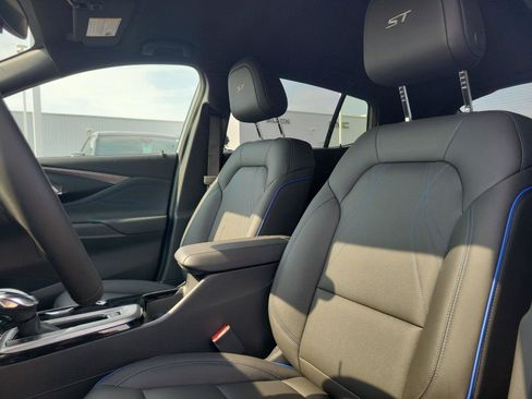 New 2026 Buick Envista Sport Touring w/ Convenience I Package FWD image 17