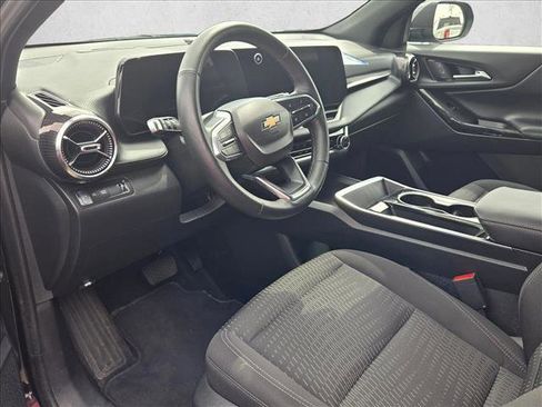 Used 2025 Chevrolet Equinox LT FWD image 19