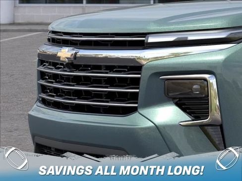 New 2027 Chevrolet Traverse LT w/ Sun and Wheel Package AWD/4WD image 13