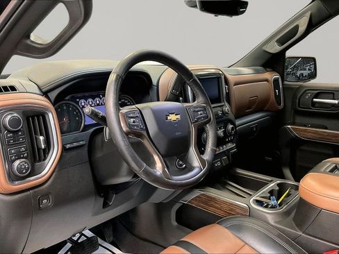 Used 2019 Chevrolet Silverado 1500 High Country w/ High Country Premium Package AWD/4WD image 19