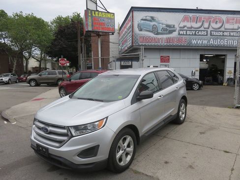 Used 2017 Ford Edge SE w/ Cargo Accessory Package AWD/4WD image 2