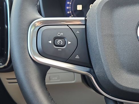 Used 2023 Volvo XC40 B5 Plus w/ Driver Assist Package AWD/4WD image 28