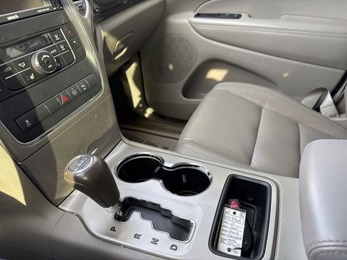 Used 2011 Jeep Grand Cherokee Laredo image 53