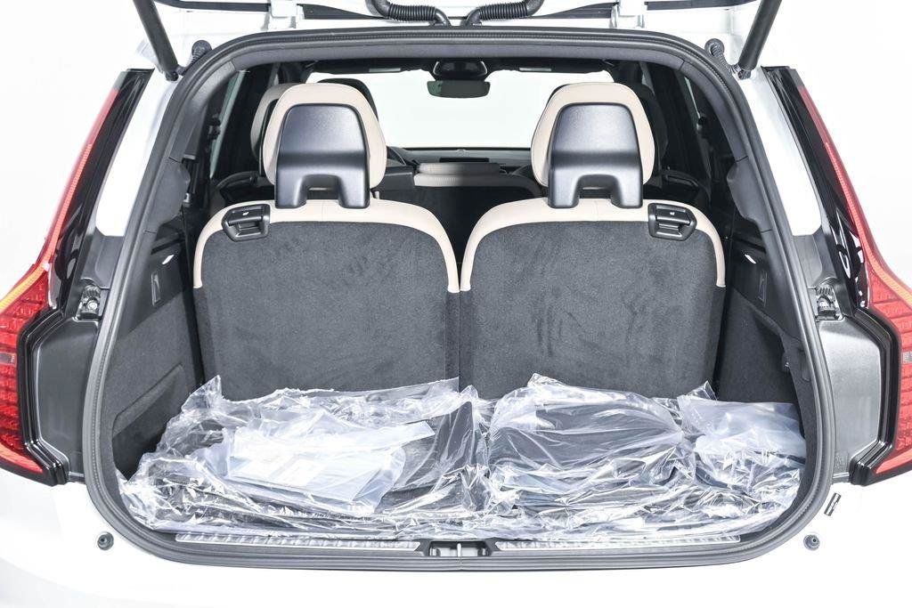 New 2026 Volvo XC90 T8 Core w/ Protection Package AWD/4WD image 29