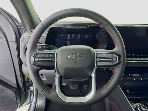 Used 2025 Chevrolet Colorado Z71 image 14