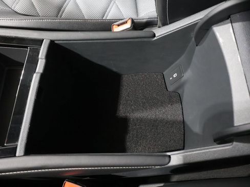 Used 2024 Volkswagen Atlas SE image 30