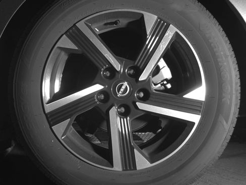 Used 2025 Nissan Sentra SV FWD image 14