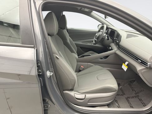 Used 2025 Hyundai Elantra Sport w/ Cargo Package FWD image 17