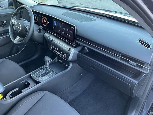 Used 2025 Hyundai Kona SEL image 19