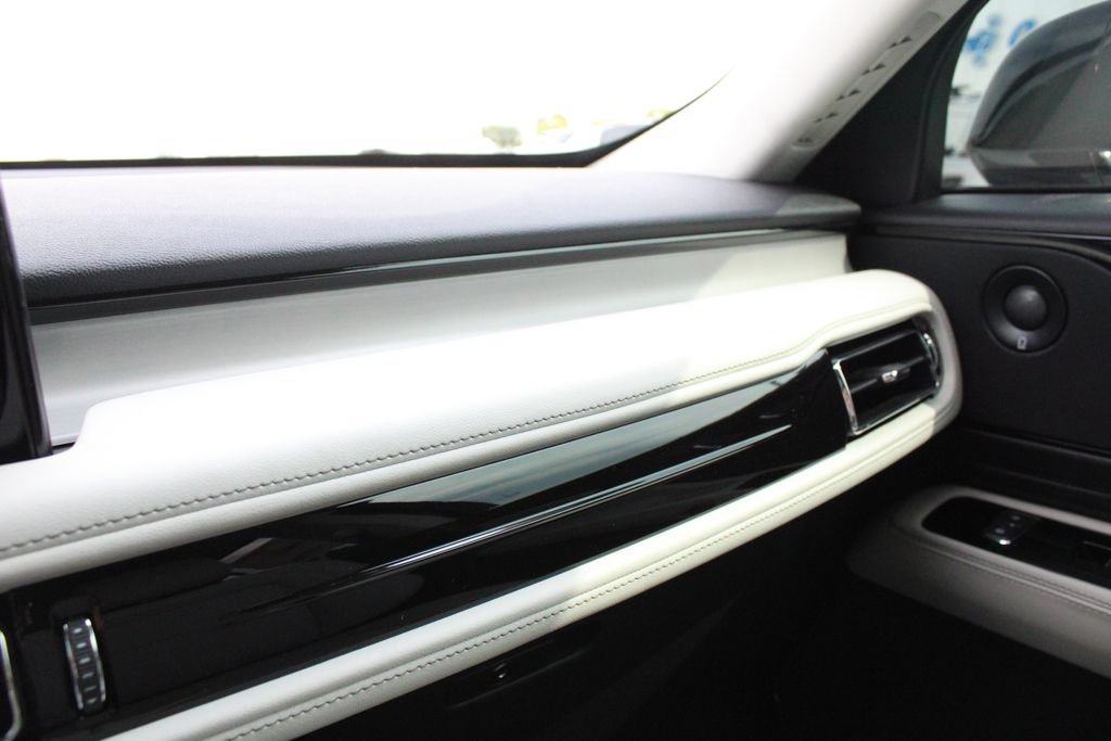 New 2027 Lincoln Aviator Reserve AWD/4WD image 19