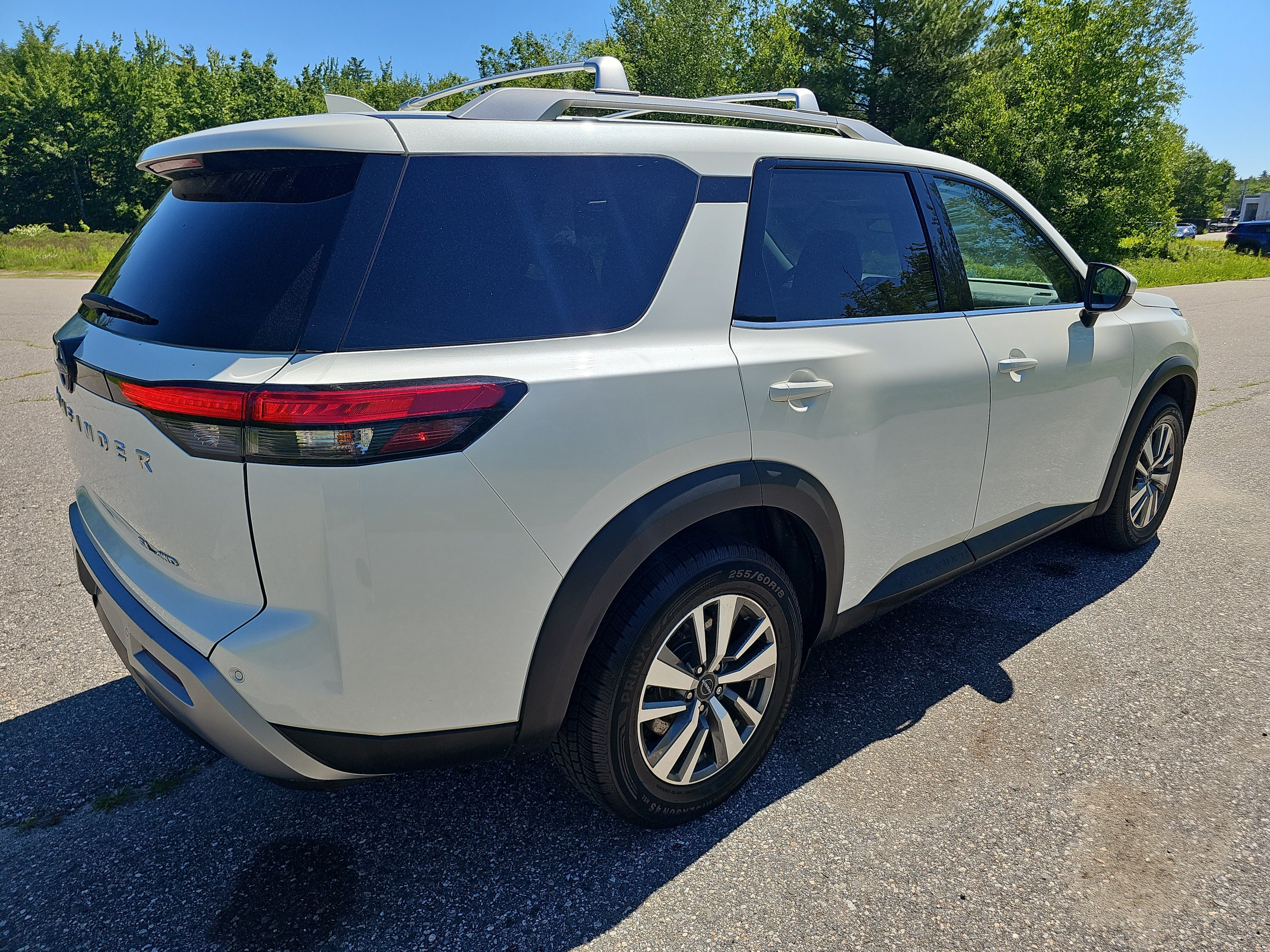 Used 2023 Nissan Pathfinder SL AWD/4WD image 5