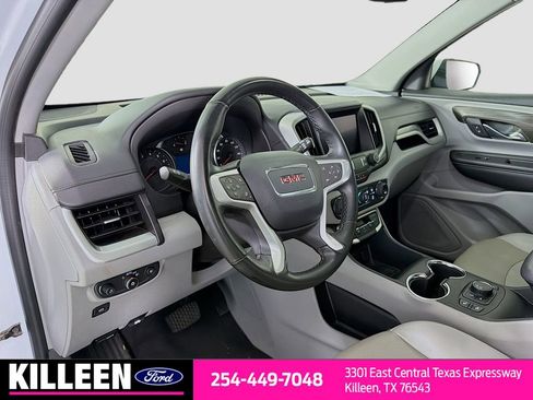 Used 2024 GMC Terrain SLT image 10