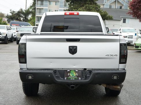 Used 2016 RAM 1500 Classic SLT AWD/4WD image 4