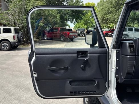Used 2006 Jeep Wrangler X AWD/4WD image 21