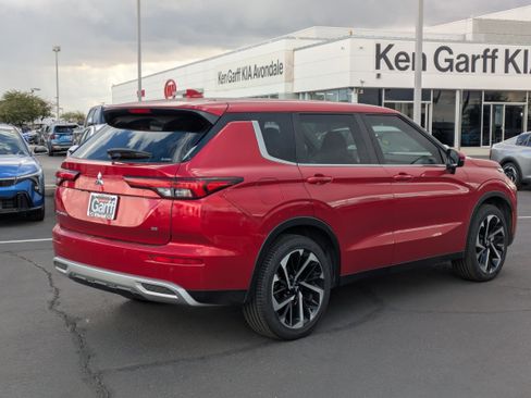 Used 2024 Mitsubishi Outlander SE image 5