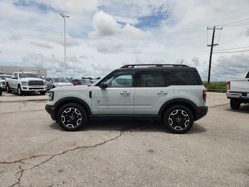 Certified 2022 Ford Bronco Sport Outer Banks w/ Tech Package AWD/4WD image 4