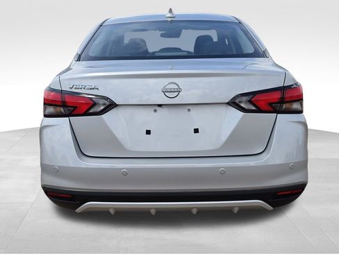 Used 2025 Nissan Versa SV FWD image 7