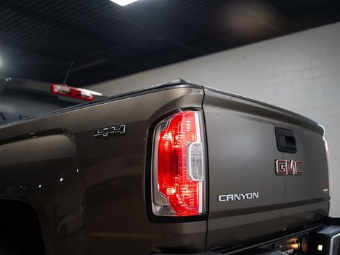 Used 2016 GMC Canyon SLT w/ Driver Alert Package AWD/4WD image 22