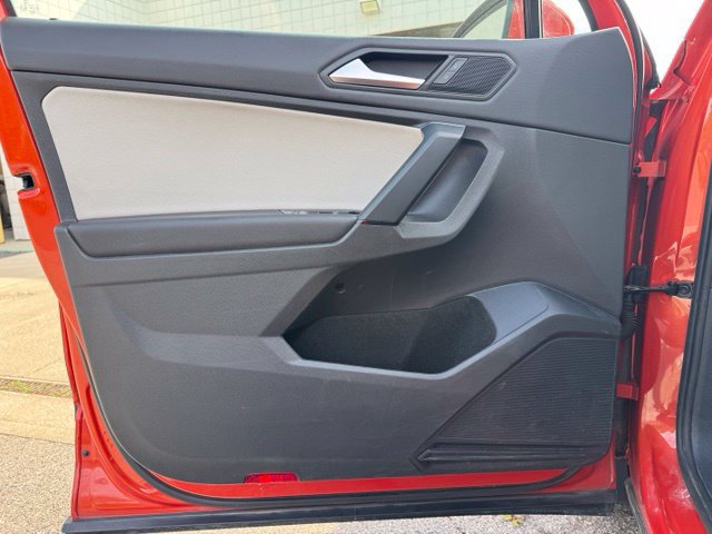 Used 2019 Volkswagen Tiguan SE AWD/4WD image 14