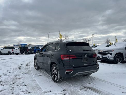 Used 2024 Volkswagen Taos SE image 5