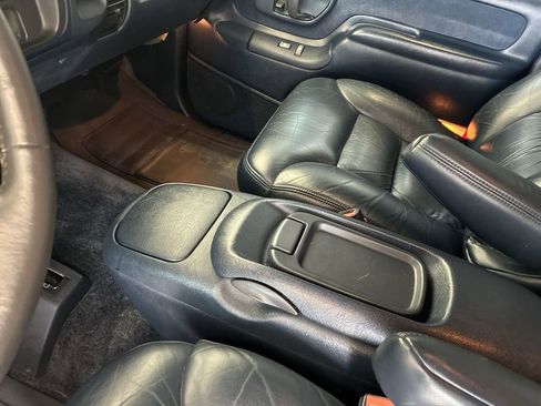 Used 1995 Chevrolet Tahoe 4WD 2-Door image 17