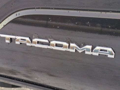Used 2025 Toyota Tacoma SR5 AWD/4WD image 10