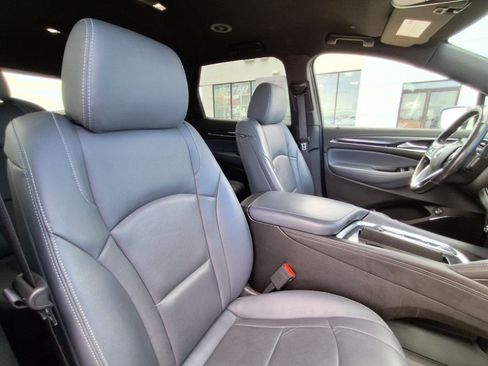 Used 2023 Buick Enclave Essence FWD image 15