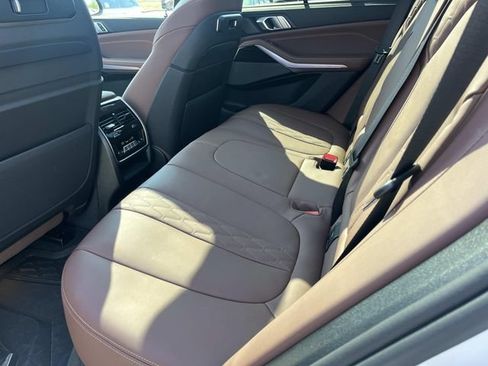 Used 2025 BMW X5 xDrive40i w/ Executive Package AWD/4WD image 21