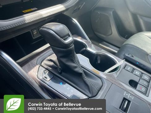 Used 2023 Toyota Highlander Platinum AWD/4WD image 14