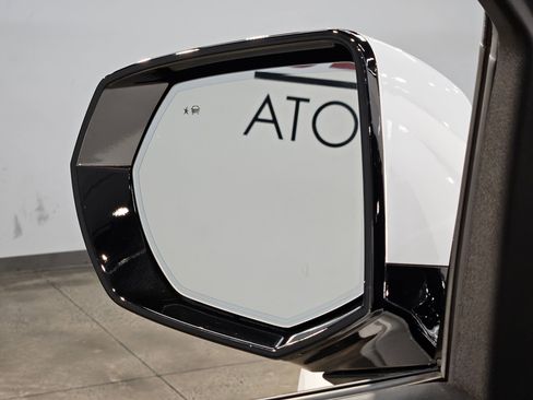 Used 2024 GMC Yukon AT4 w/ AT4 Premium Plus Package image 23