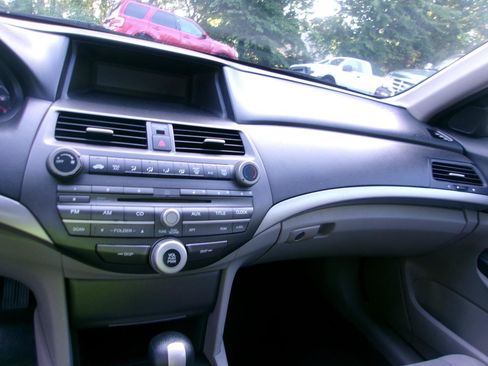 Used 2011 Honda Accord LX-P image 12