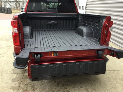 New 2026 Chevrolet Silverado 1500 LTZ w/ LTZ Premium Package AWD/4WD image 5