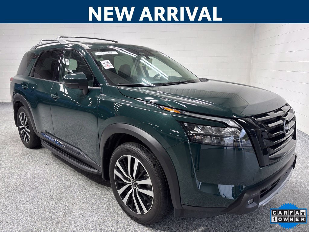 Used 2025 Nissan Pathfinder Platinum w/ Lighting Package (N93) AWD/4WD image 1