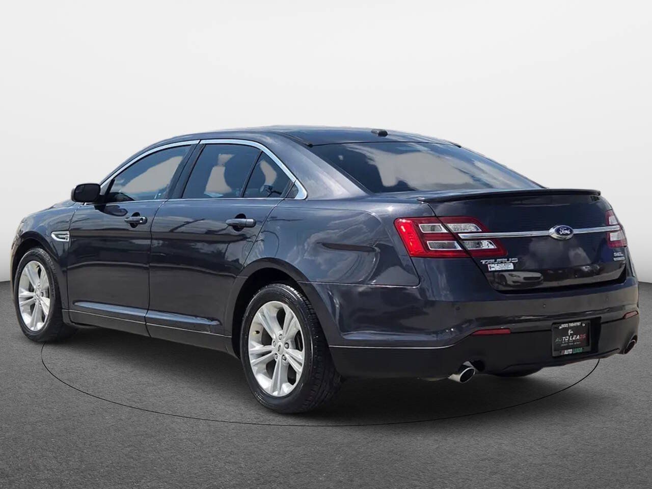 Used 2017 Ford Taurus SEL FWD image 5