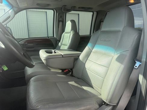 Used 2006 Ford F350 Lariat image 50