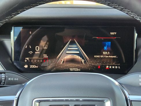 Used 2024 GMC Acadia Elevation FWD image 23