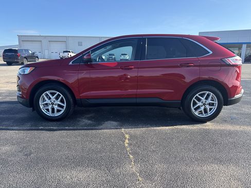 Used 2023 Ford Edge SEL image 2