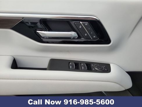 New 2026 Chevrolet Suburban Premier image 28