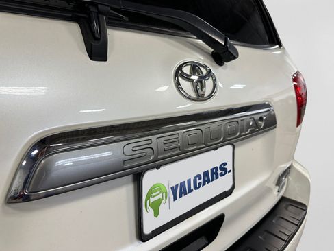 Used 2014 Toyota Sequoia Platinum AWD/4WD image 12
