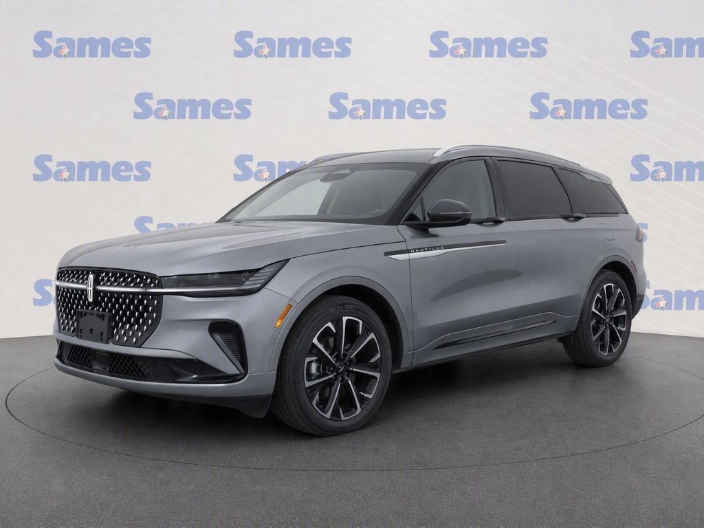 Used 2025 Lincoln Nautilus Reserve AWD/4WD image 2