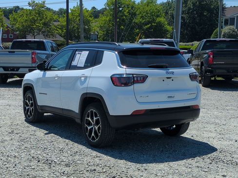 Used 2025 Jeep Compass Limited AWD/4WD image 8