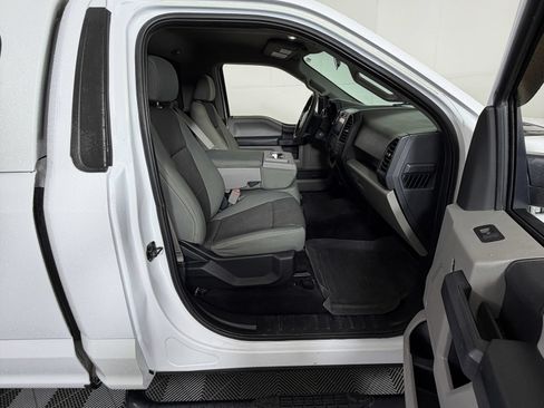 Used 2017 Ford F150 XL w/ Equipment Group 101A Mid RWD image 5