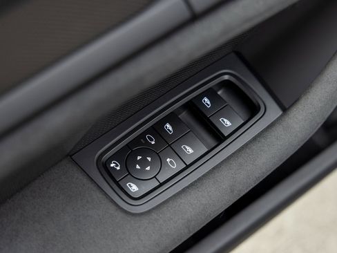 Certified 2023 Porsche Taycan GTS image 23