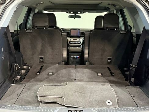 Used 2023 Ford Explorer XLT w/ Equipment Group 202A image 43