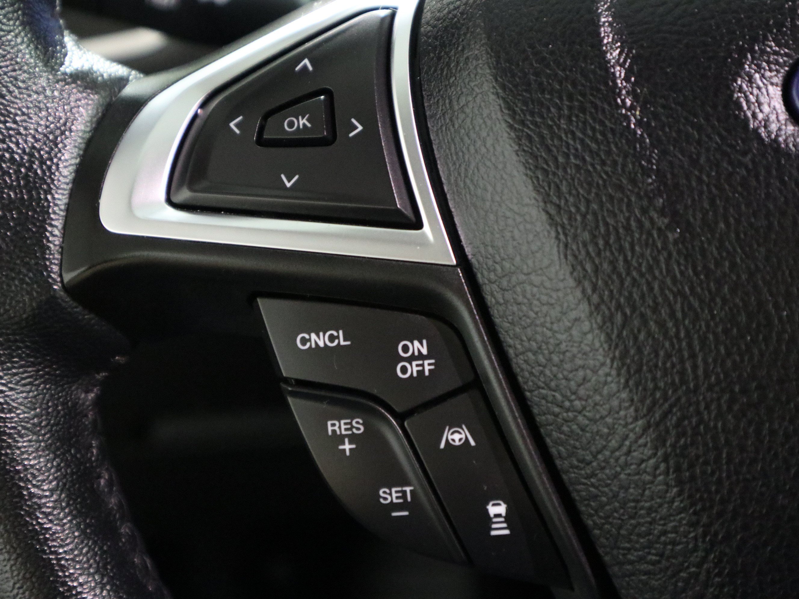 Used 2024 Ford Edge SEL AWD/4WD image 19