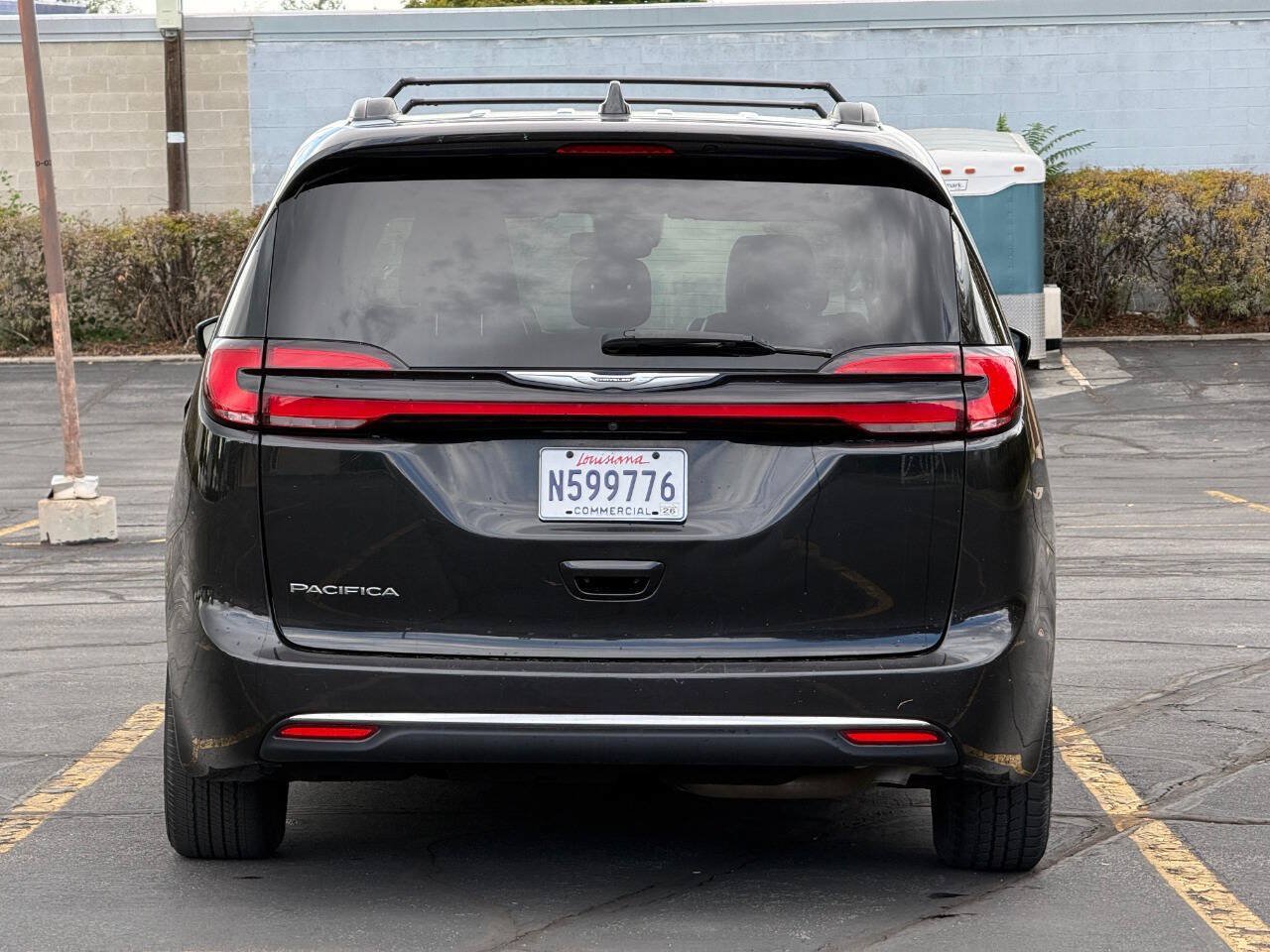 Used 2022 Chrysler Pacifica Touring-L FWD image 4