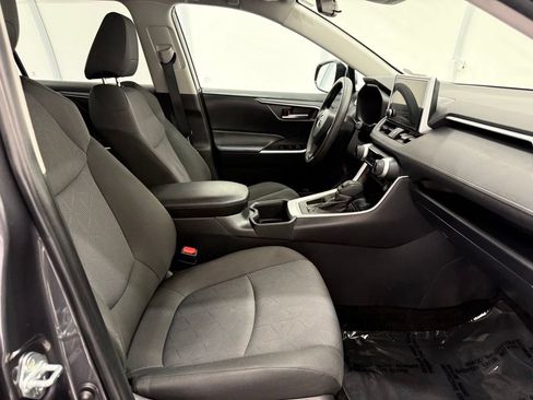 Used 2025 Toyota RAV4 XLE FWD image 19
