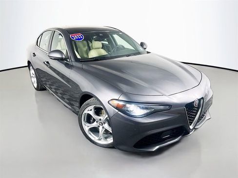 Used 2023 Alfa Romeo Giulia AWD w/ Quick Order Package 22X Lusso image 2