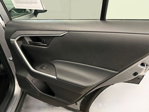Used 2025 Toyota RAV4 LE image 31